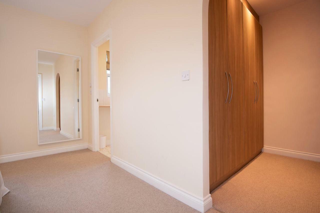 Dalton Crescent Villa Durham Exterior photo